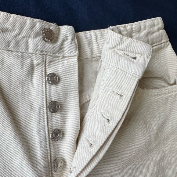 Zara Cream Frayed Hem Jean Shorts - Picture 4 of 9